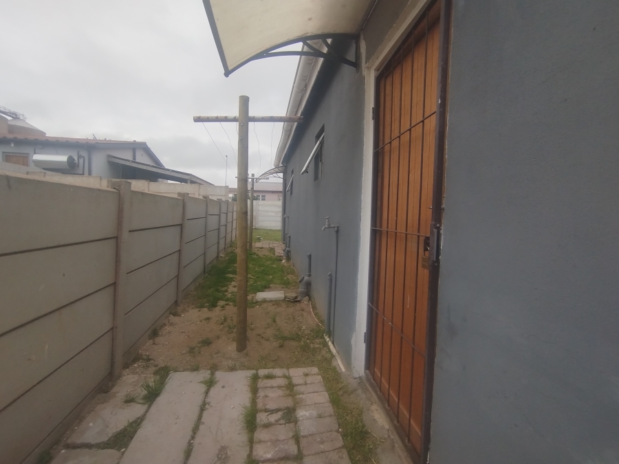 To Let 1 Bedroom Property for Rent in Vredenburg Western Cape